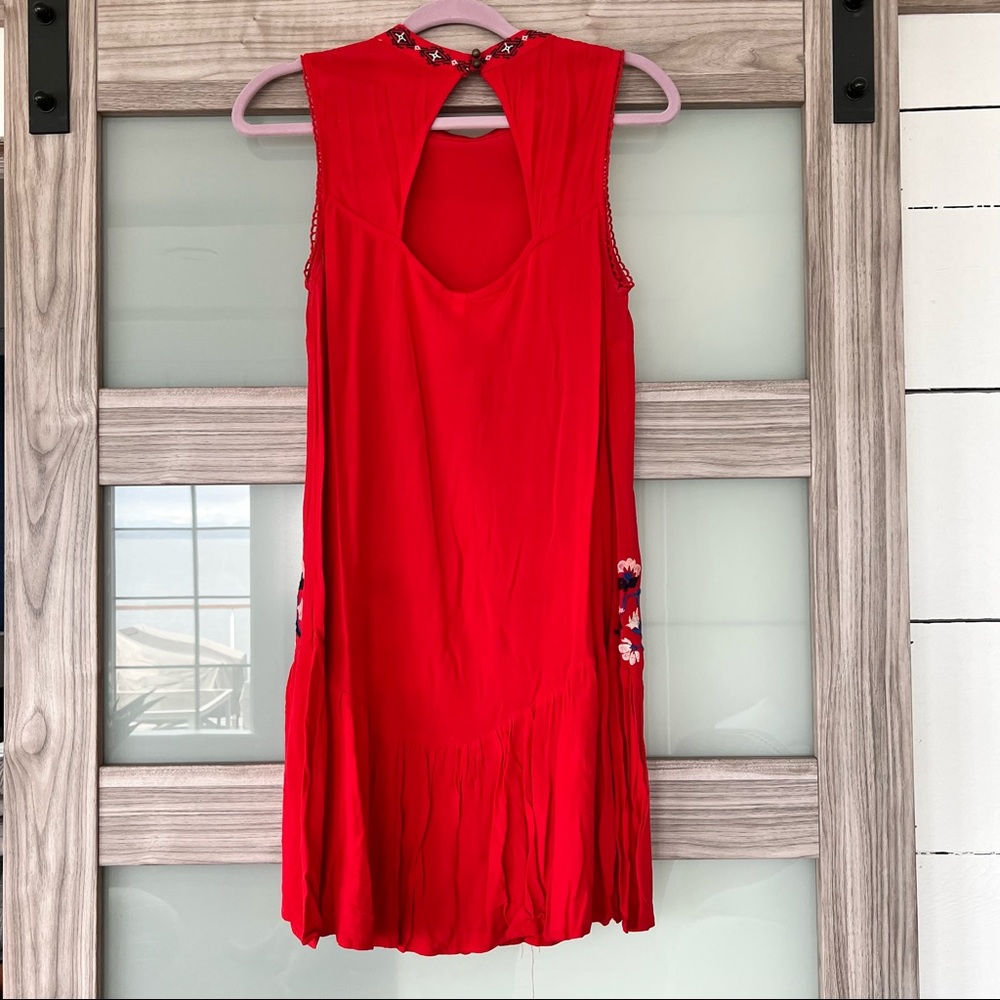 Sundress - Picture 2 of 7